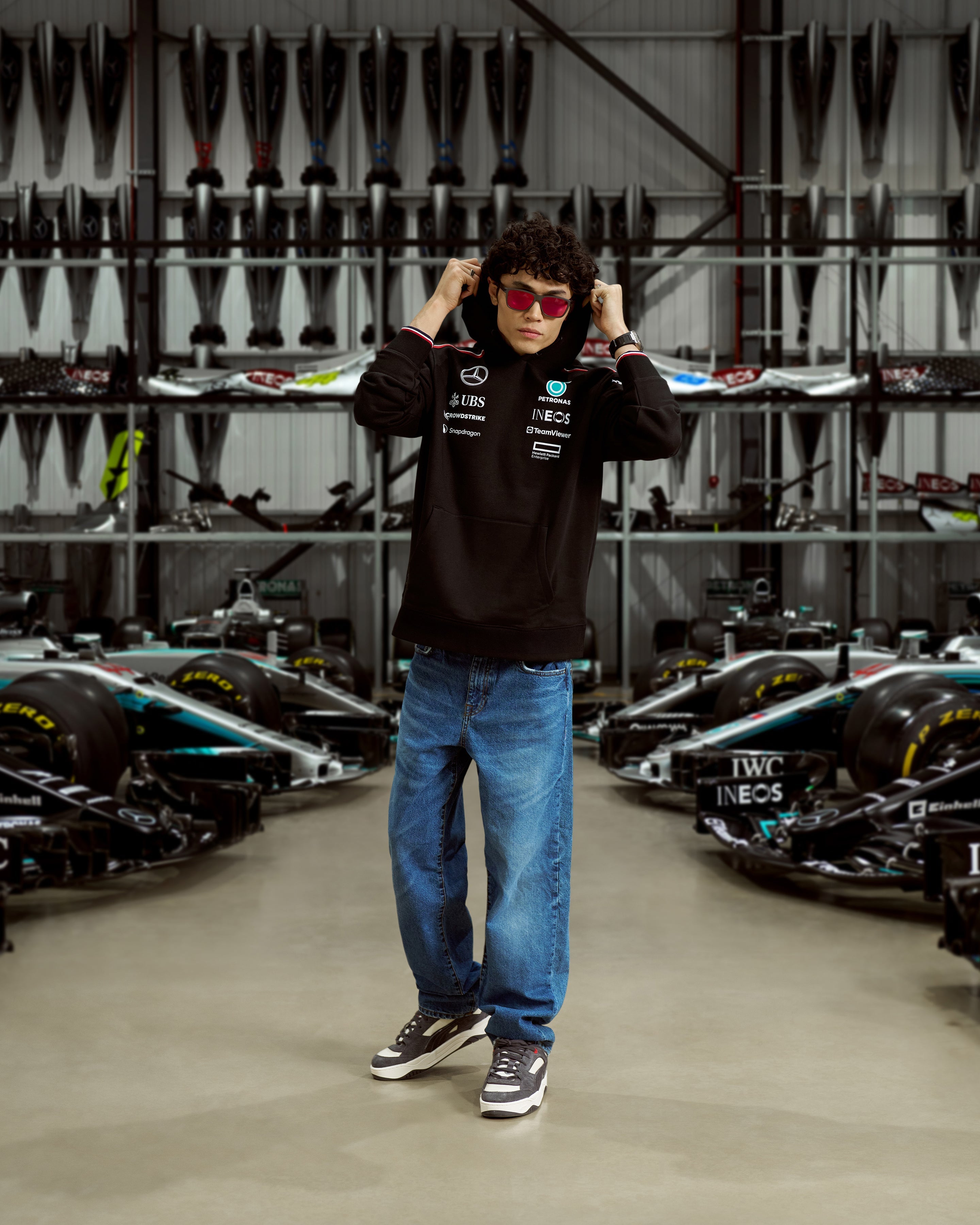Mercedes-AMG Petronas F1 2024 Team Hoody - Black